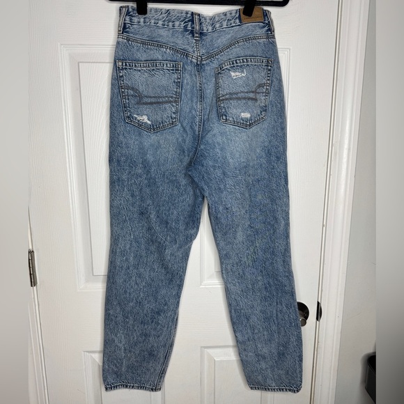 AMERICAN EAGLE Curvy Mom Jeans Acid Washed Distressed Size 6 - Picture 2 of 5